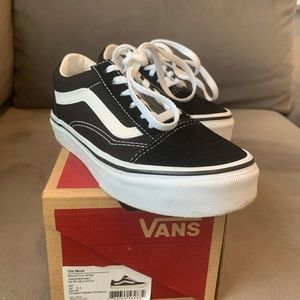 Vans black/white old skool (worn a few times) kids size 13.5